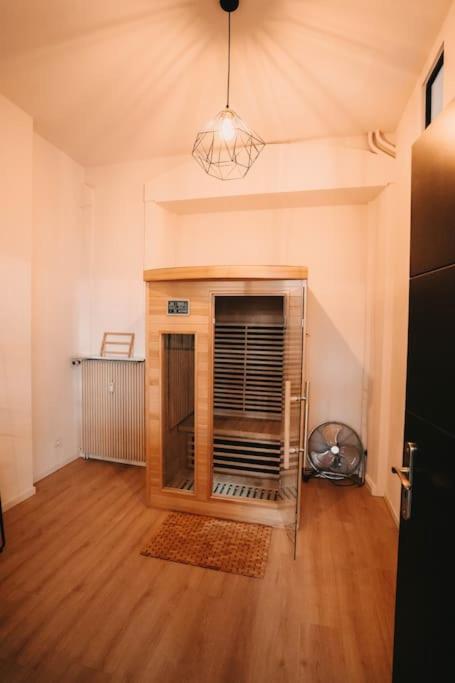 Ultimate Comfort ! Jacuzzi & Sauna. Besancon Luaran gambar