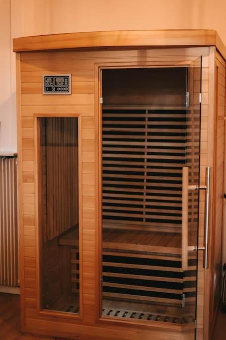 Ultimate Comfort ! Jacuzzi & Sauna. Besancon Luaran gambar